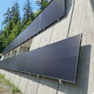 PV-Anlage an Strassen– Nachhaltige Winterstromproduktion ohne Beeinträchtigung der Alpenlandschaft.