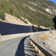 Winterstromproduktion an Infrastrukturbauten (Stützmauer) bei Punt Dal Gall – Beitrag zur Versorgungssicherheit in der Schweiz.