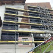Winterstromproduktion an der Ischalp in Davos – PV-Anlagen auf bestehenden Bauten für nachhaltige Energie in den Alpen.